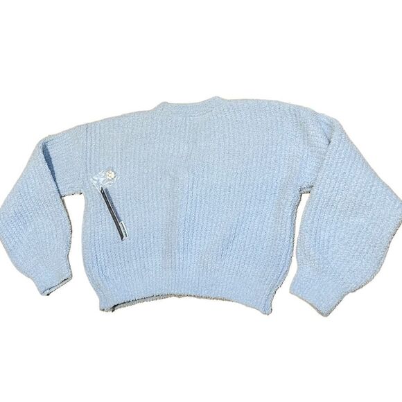 NWT Fuzzy V-Neck Light/Baby Blue Cardigan w/ Flower Buttons &Semi Bubble Sleeves - Picture 2 of 6